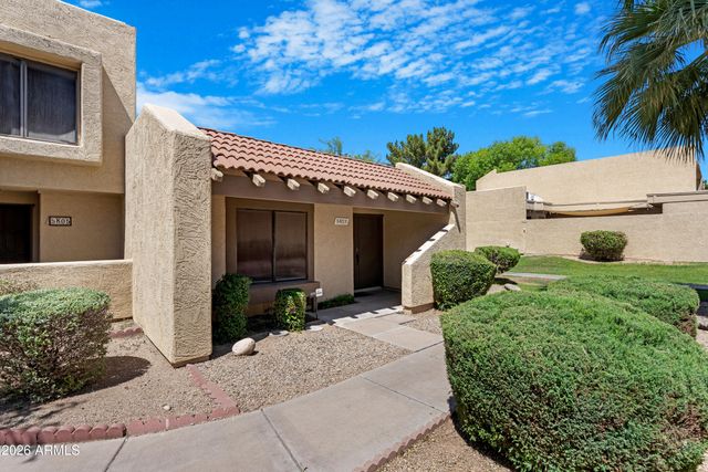 5803 W Gelding Drive, Glendale, AZ 85306