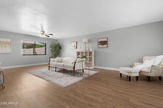 5803 W Gelding Drive, Glendale, AZ 85306