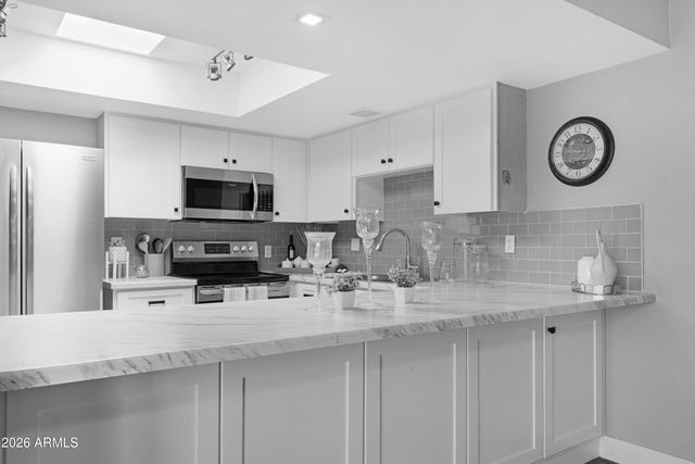 5803 W Gelding Drive, Glendale, AZ 85306