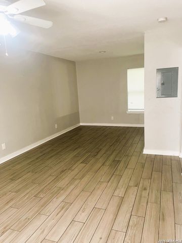 451 Natalen Ave Apt 1101, San Antonio, TX 78209