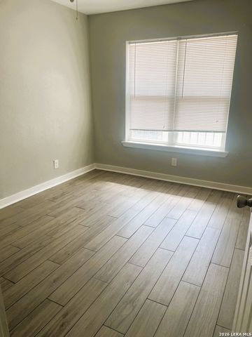 451 Natalen Ave Apt 1101, San Antonio, TX 78209