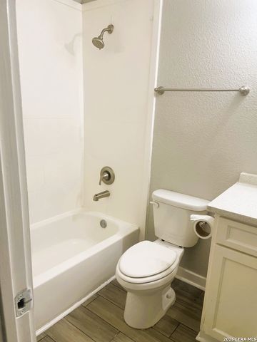 451 Natalen Ave Apt 1101, San Antonio, TX 78209