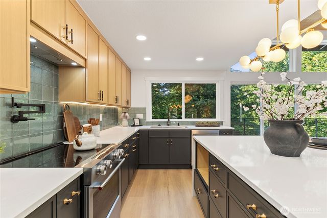 6025 96th Street SW, Mukilteo, WA 98275