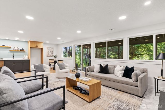 6025 96th Street SW, Mukilteo, WA 98275