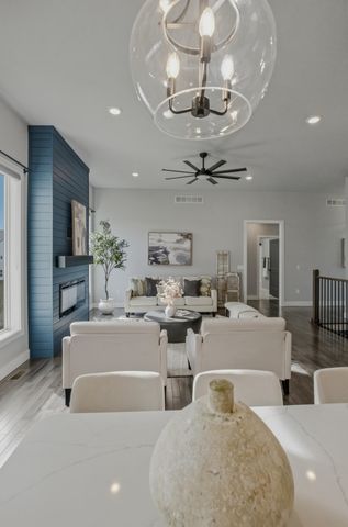 522 TOMAHAWK DR, Columbia, MO 65203