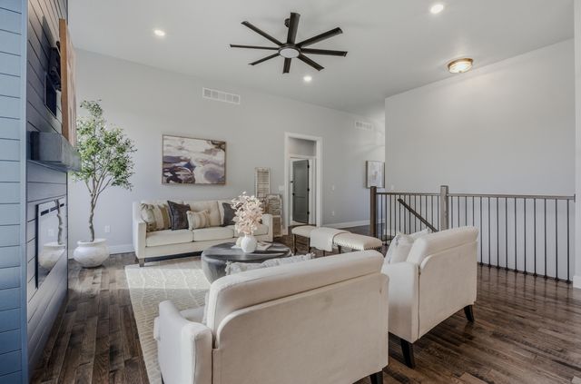 522 TOMAHAWK DR, Columbia, MO 65203