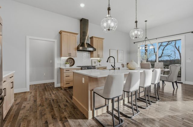 522 TOMAHAWK DR, Columbia, MO 65203