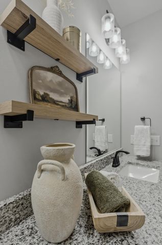 522 TOMAHAWK DR, Columbia, MO 65203