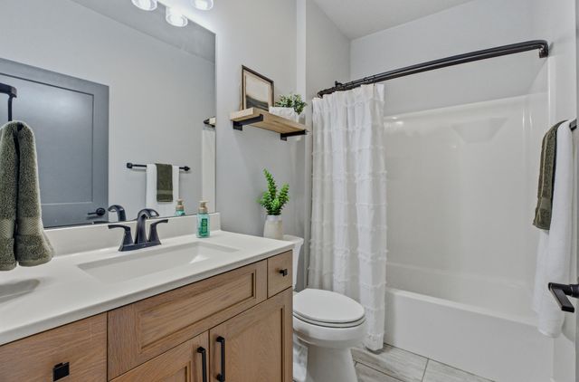 522 TOMAHAWK DR, Columbia, MO 65203