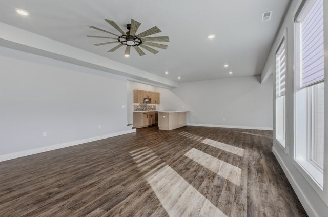 522 TOMAHAWK DR, Columbia, MO 65203