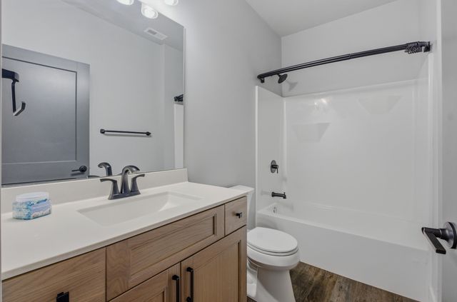 522 TOMAHAWK DR, Columbia, MO 65203