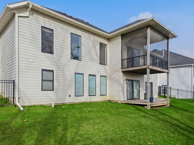 522 TOMAHAWK DR, Columbia, MO 65203