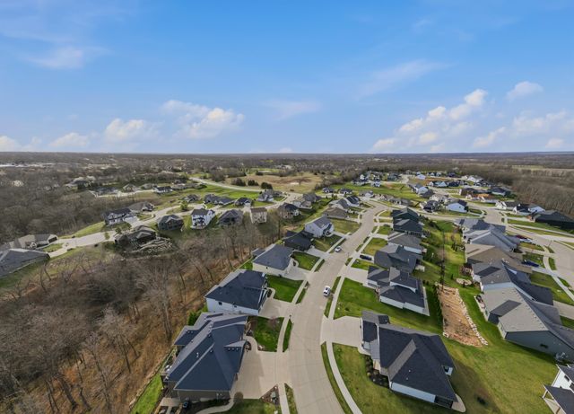 522 TOMAHAWK DR, Columbia, MO 65203