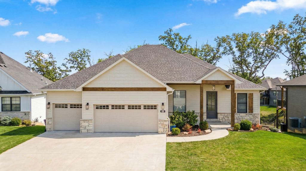 522 TOMAHAWK DR, Columbia, MO 65203