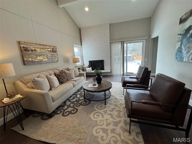 701 Fernview Drive, Creve Coeur, MO 63141