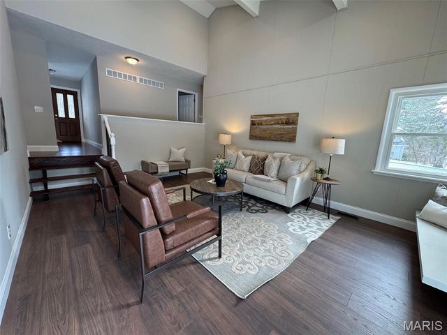 701 Fernview Drive, Creve Coeur, MO 63141