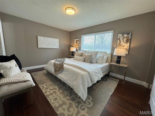 701 Fernview Drive, Creve Coeur, MO 63141