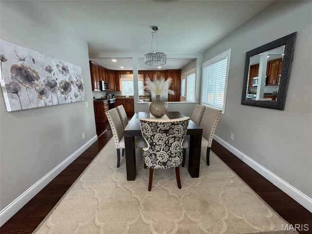 701 Fernview Drive, Creve Coeur, MO 63141