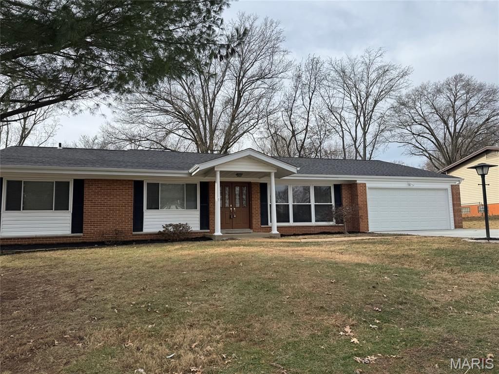 701 Fernview Drive, Creve Coeur, MO 63141