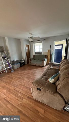 633 N 8TH ST, Camden, NJ 08102