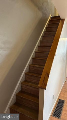 633 N 8TH ST, Camden, NJ 08102