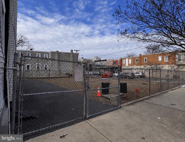 633 N 8TH ST, Camden, NJ 08102