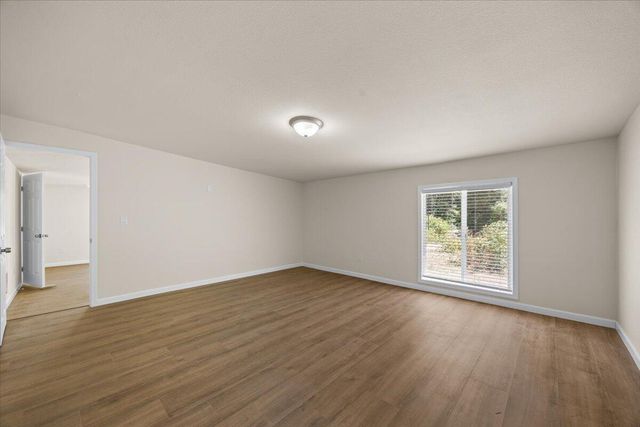 181 Oak Hollow Lane, Riddle, OR 97469