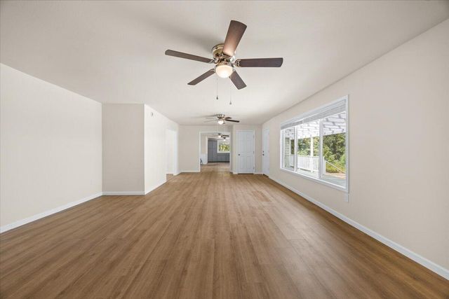 181 Oak Hollow Lane, Riddle, OR 97469