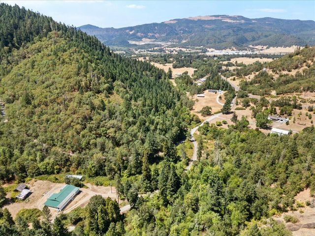 181 Oak Hollow Lane, Riddle, OR 97469