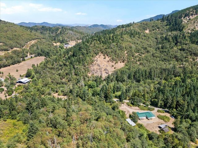 181 Oak Hollow Lane, Riddle, OR 97469