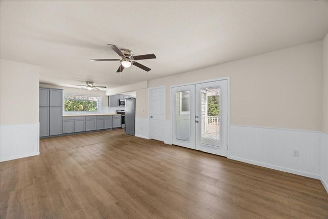 181 Oak Hollow Lane, Riddle, OR 97469