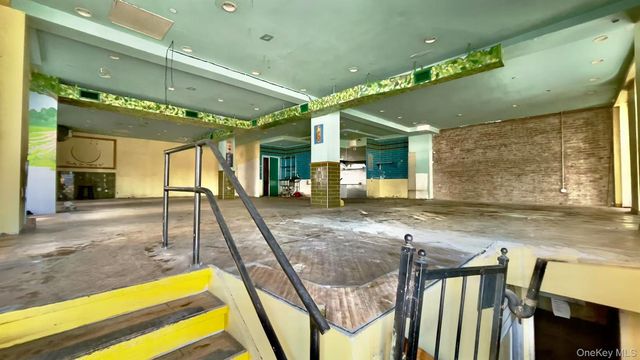 599 4th a 4th C.CF.F, Brooklyn, NY 11232
