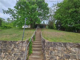 1000 Park Drive, Dunbar, WV 25064