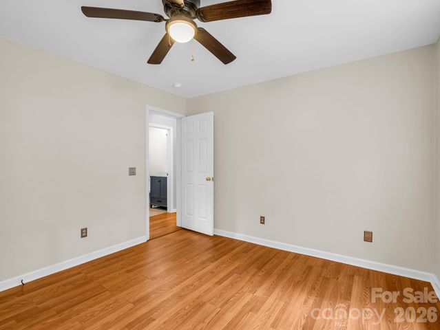 30 Lake Forest Lane, Hendersonville, NC 28739