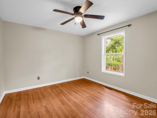 30 Lake Forest Lane, Hendersonville, NC 28739