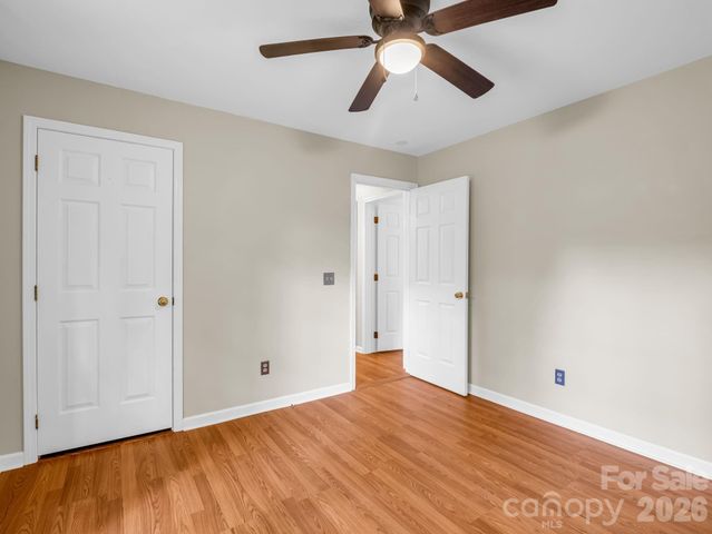 30 Lake Forest Lane, Hendersonville, NC 28739