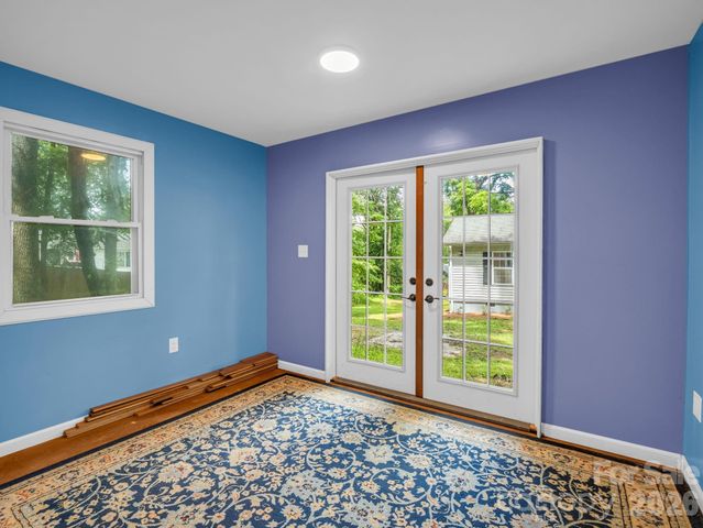 30 Lake Forest Lane, Hendersonville, NC 28739