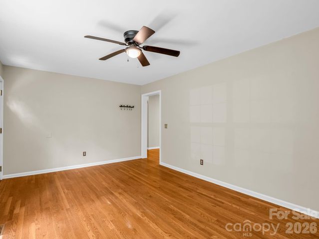30 Lake Forest Lane, Hendersonville, NC 28739