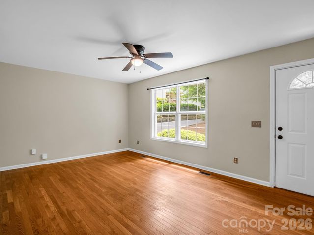 30 Lake Forest Lane, Hendersonville, NC 28739