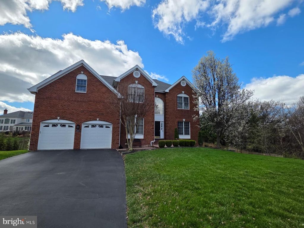 22557 MIDDLEBURG CHAPEL CT, Ashburn, VA 20148