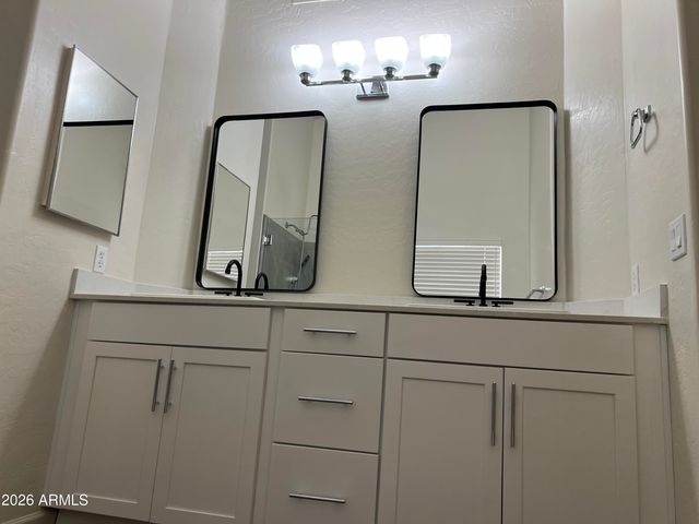 910 S PARADISE Drive, Gilbert, AZ 85233