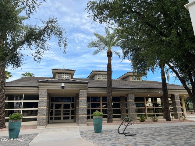 910 S PARADISE Drive, Gilbert, AZ 85233