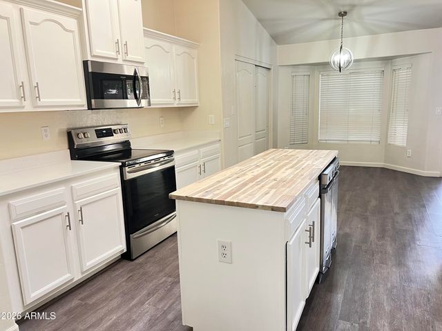 910 S PARADISE Drive, Gilbert, AZ 85233