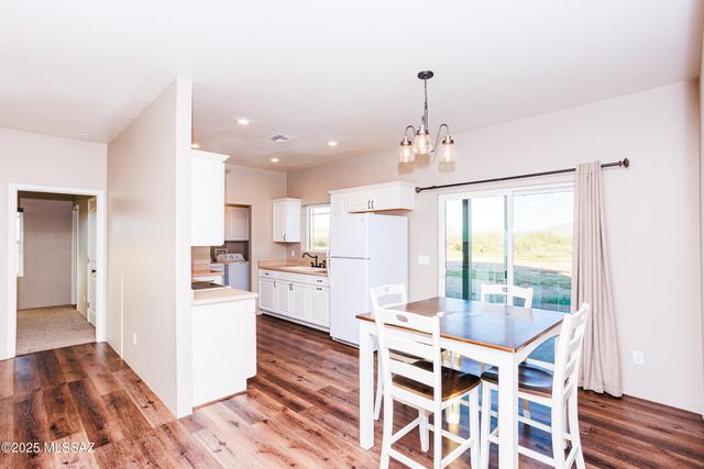 560 E Circle B Road, Willcox, AZ 85643