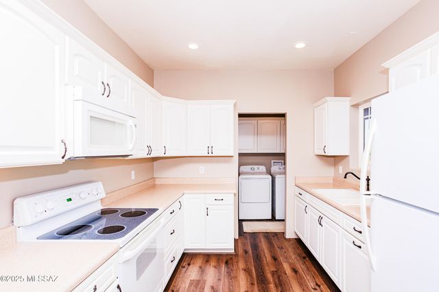 560 E Circle B Road, Willcox, AZ 85643