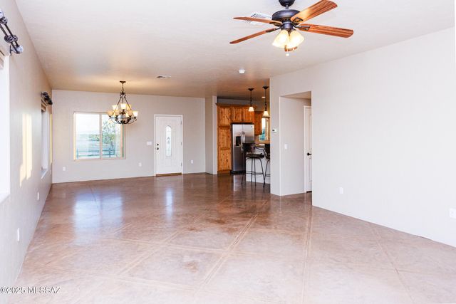 560 E Circle B Road, Willcox, AZ 85643