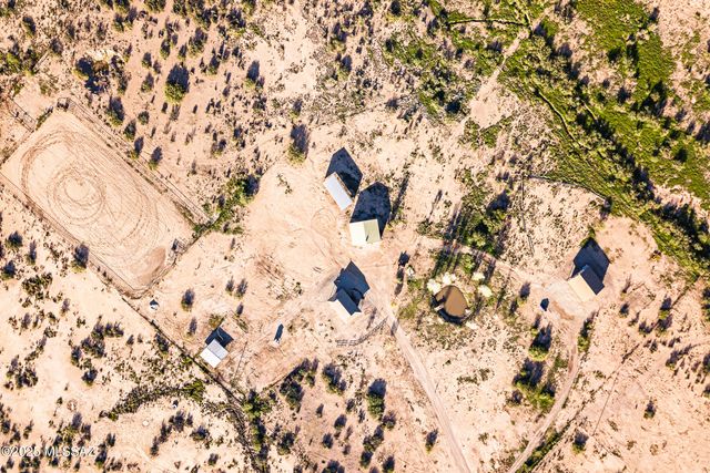 560 E Circle B Road, Willcox, AZ 85643