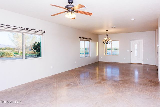 560 E Circle B Road, Willcox, AZ 85643