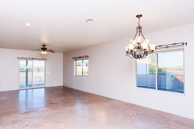 560 E Circle B Road, Willcox, AZ 85643