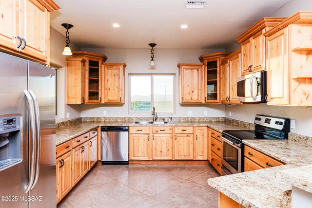 560 E Circle B Road, Willcox, AZ 85643